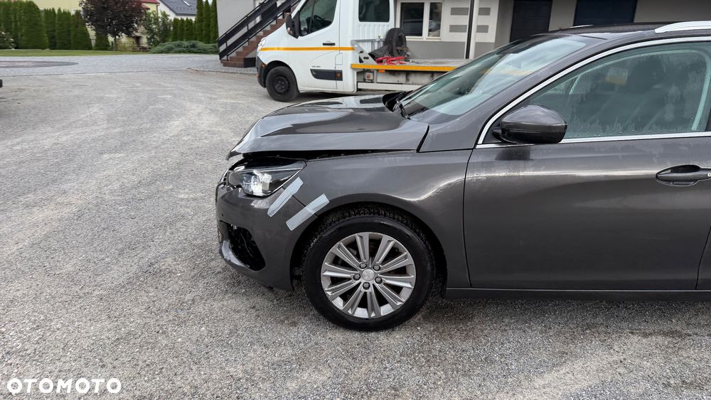 Peugeot 308 BlueHDi 130 EAT8 Stop & Start Allure Pack - 32