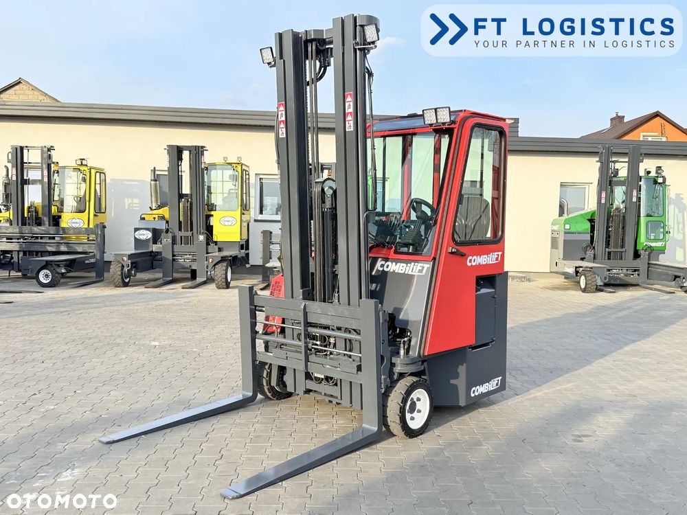 Combilift WÓZEK CZTEROKIERUNKOWY - WIELOKIERUNKOWY | COMBILIFT CB3000 | DIESEL | TRIPLEX 6550MM | WOLNY SKOK | POZYCJONER WIDEŁ | PRZESUW WIDEŁ | STAN IDEALNY | Szeroka oferta wózków czterokierunkowych i bocznych, dopasowanych do różnorodnych potrzeb i zastosowań - 3