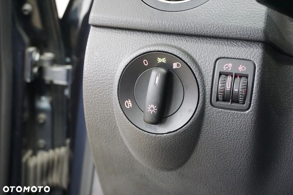 Volkswagen Golf Plus 1.9 TDI Tour - 24