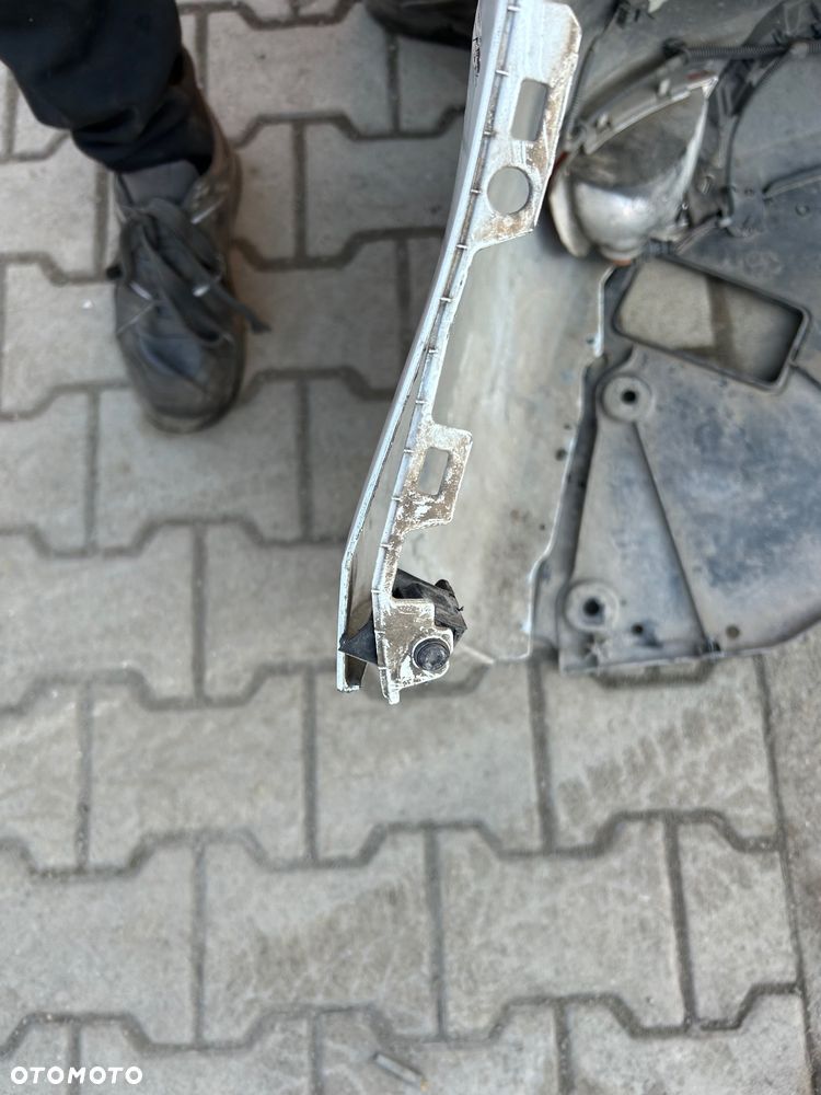 Renault Megane IV zderzak tył tylny kombi 4x pdc - 7