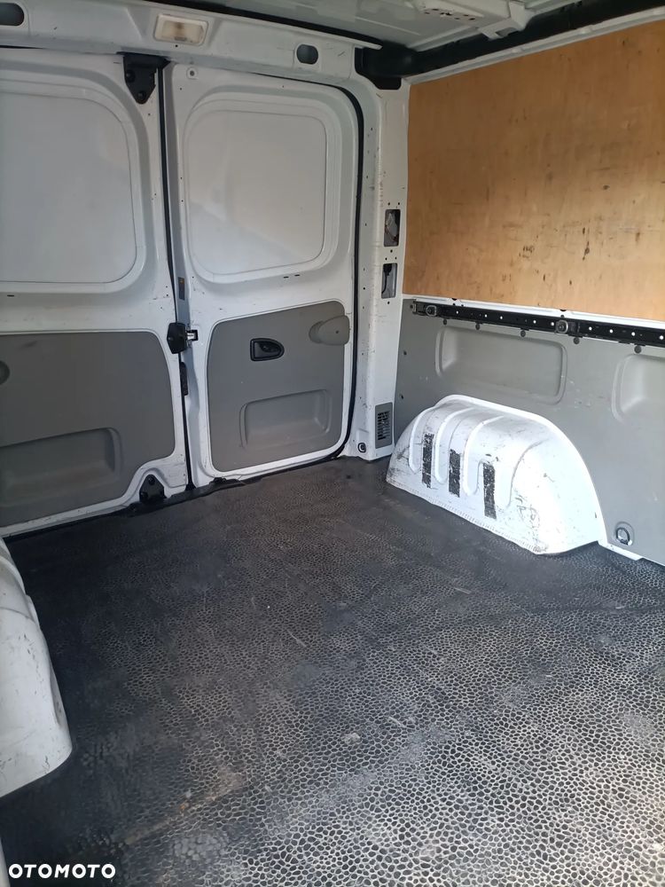Opel Vivaro - 10