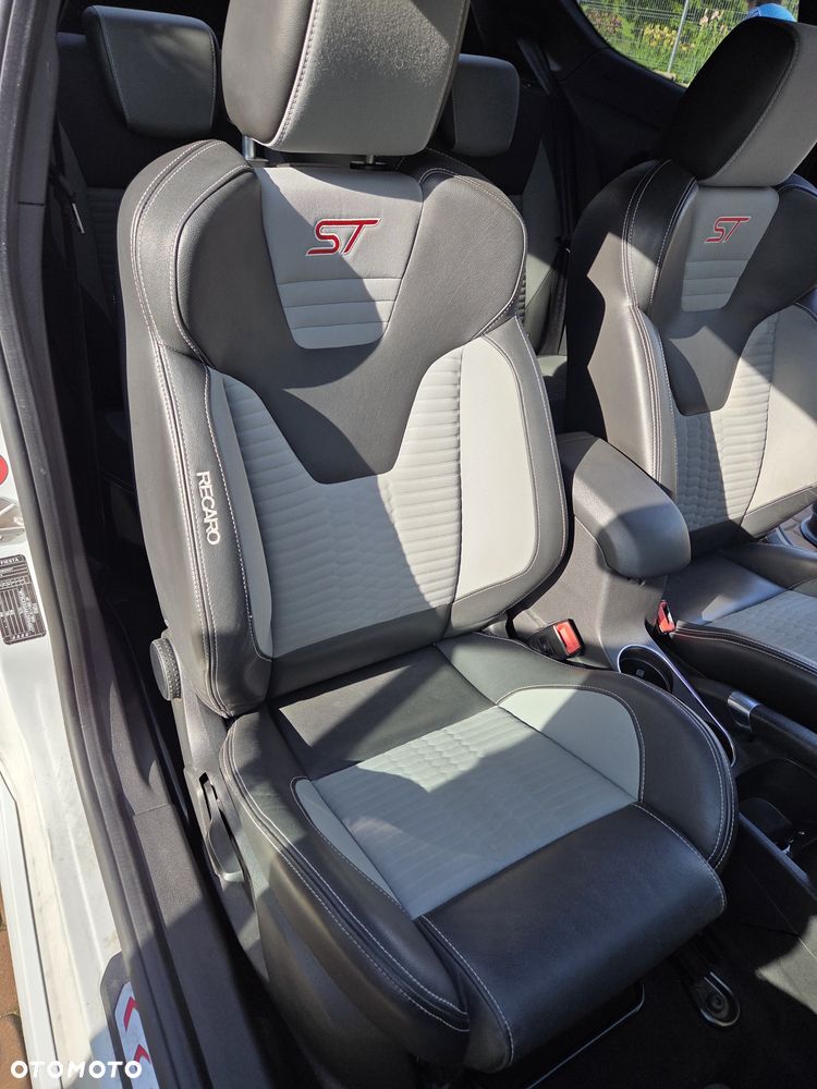 Ford Fiesta ST2 - 10