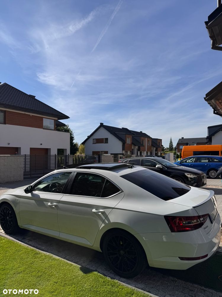 Skoda Superb 2017 photo 4