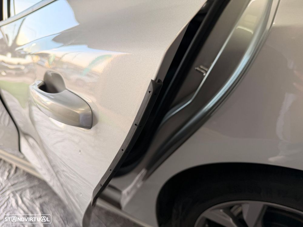 Ford Focus 1.0 EcoBoost MHEV ST-Line - 35