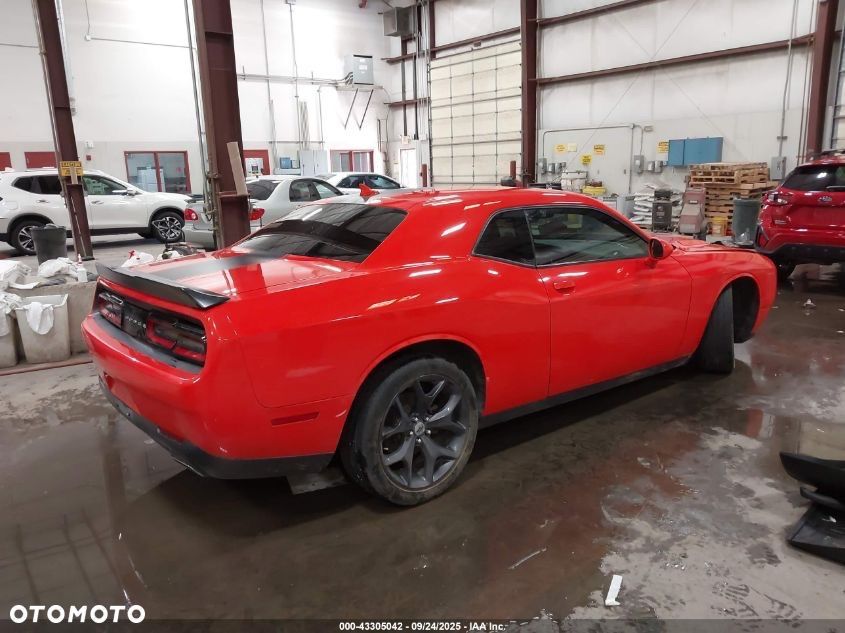 Dodge Challenger Automatik SXT Plus - 4