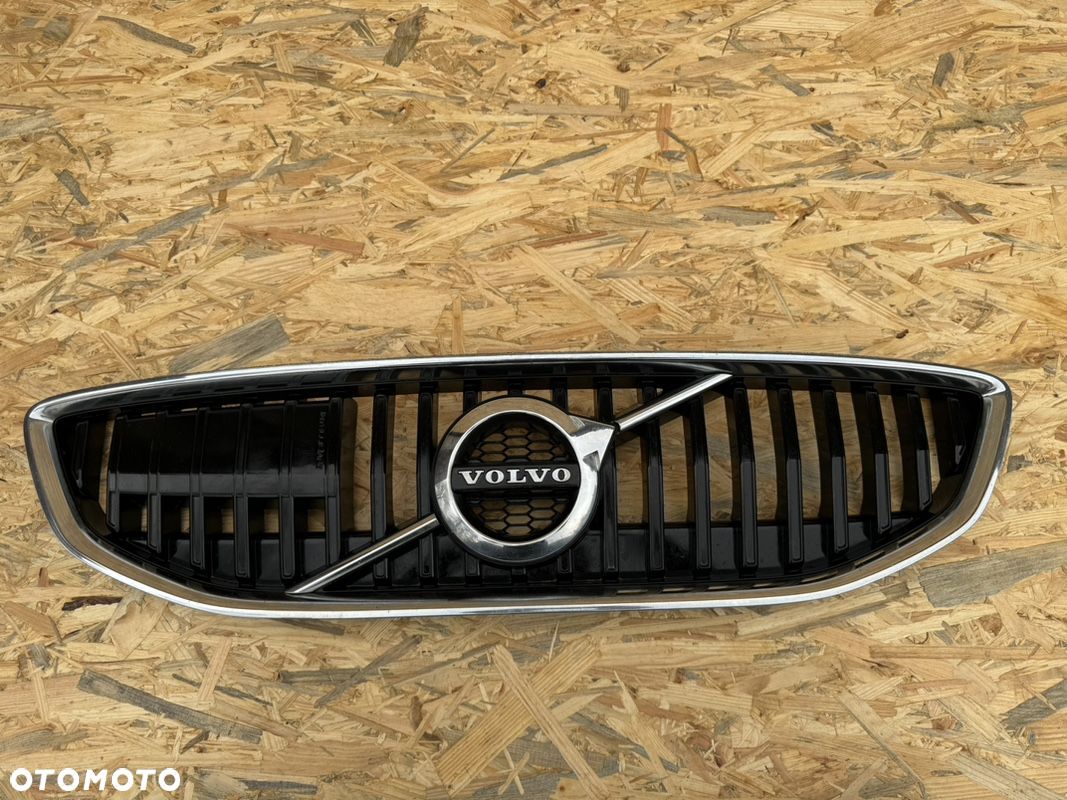 GRILL ATRAPA CHŁODNICY VOLVO V40 II 2 LIFT NA RADAR 16-19 31425345 ORYGINAŁ - 1