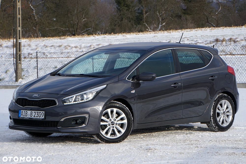 Kia Ceed 1.6 GDI Dream Team Edition - 18