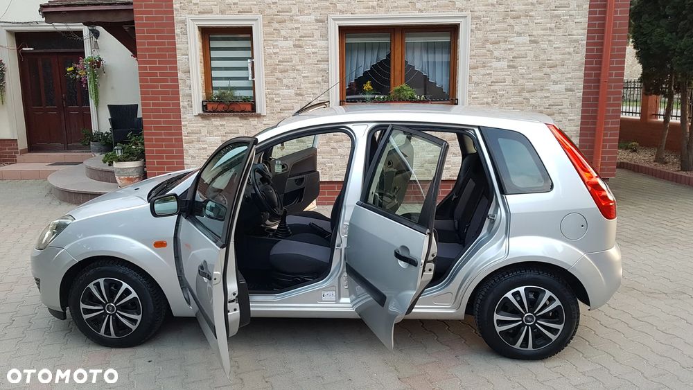 Ford Fiesta 1.25 Trend - 8