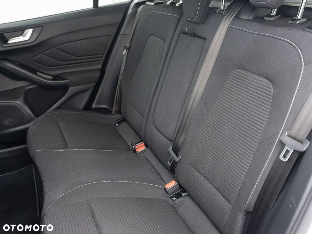 Ford Focus - 24