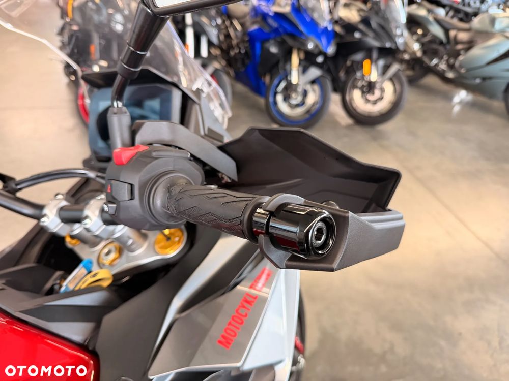 Suzuki GSX - 9
