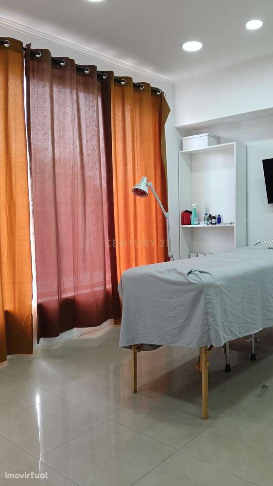Espaço Comercial em Almada com Excelente Visibilidade - Grande imagem: 5/10