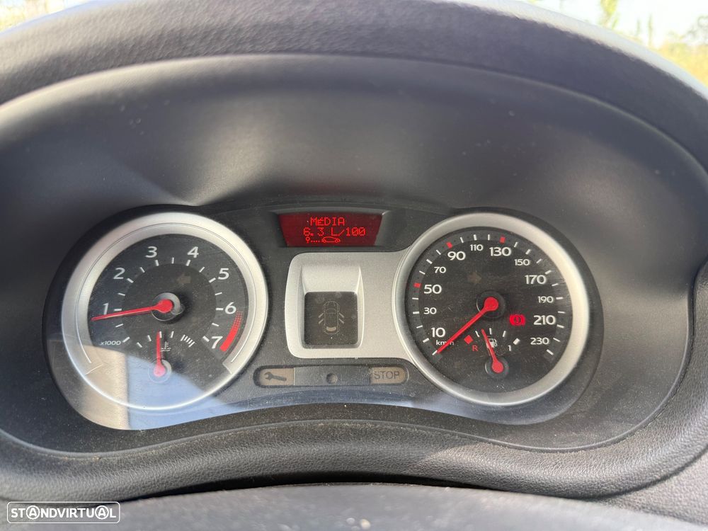 Renault Clio 1.2 16V Luxe - 8