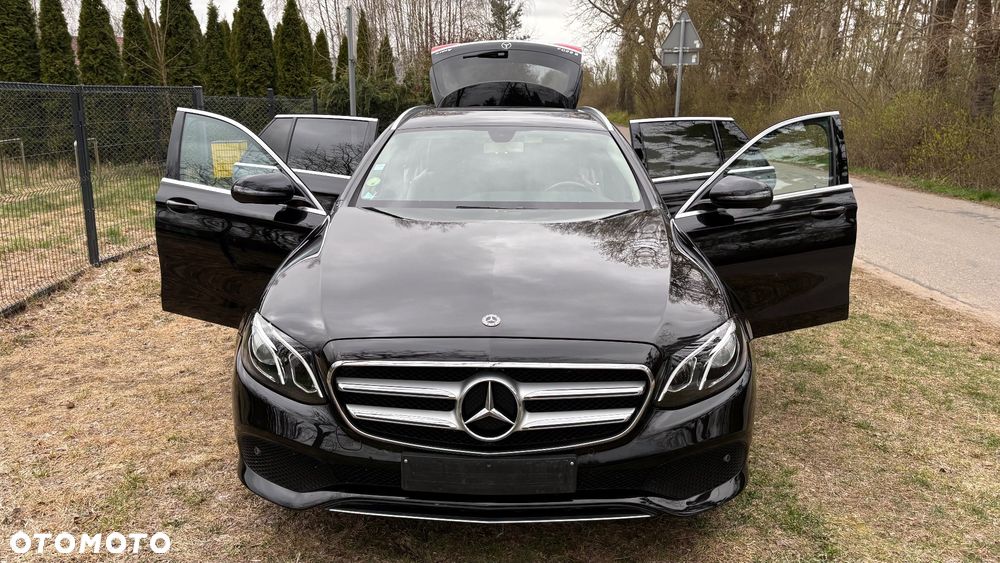 Mercedes-Benz Klasa E 220 d 4-Matic 9G-TRONIC - 14