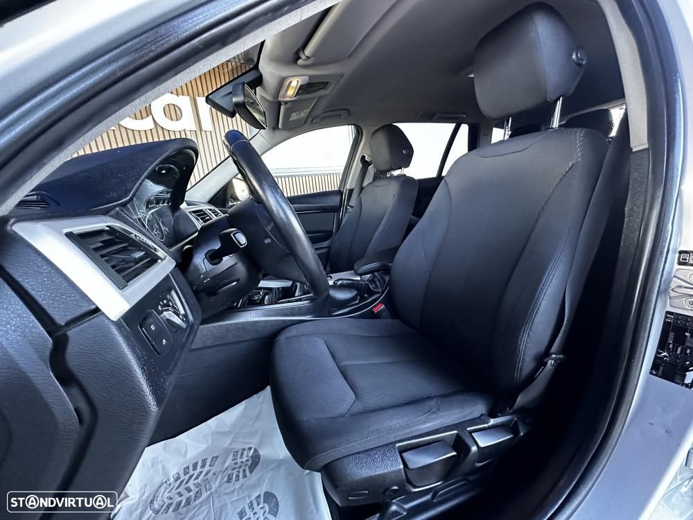 BMW 320 d Sport Line - 17