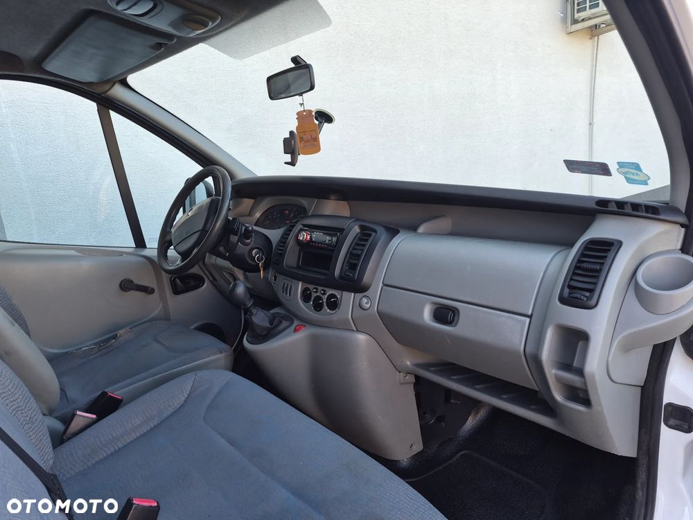 Renault TRAFIC - 10