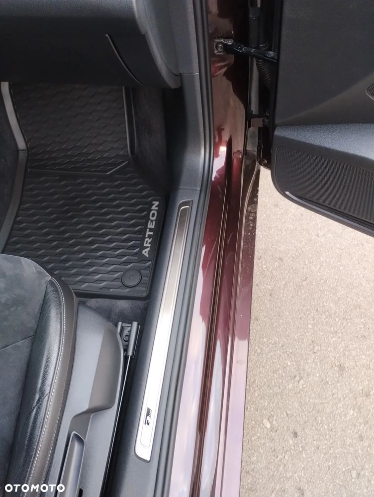 Volkswagen Arteon 2.0 TDI SCR 4Motion DSG R-Line Edition - 30