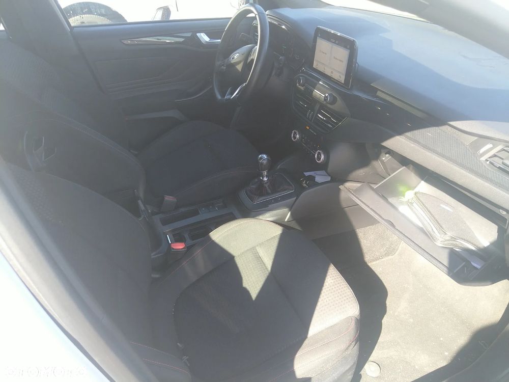 Ford Focus - 11