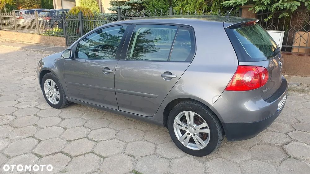 Volkswagen Golf - 5