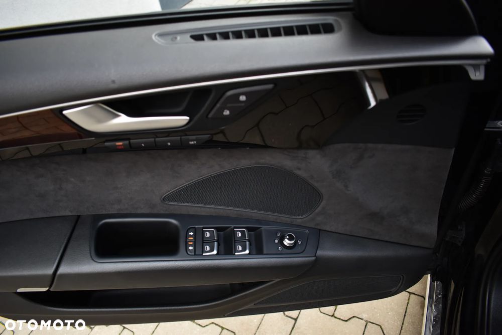 Audi A8 4.2 TDI DPF (clean diesel) quattro tiptronic Lang - 17