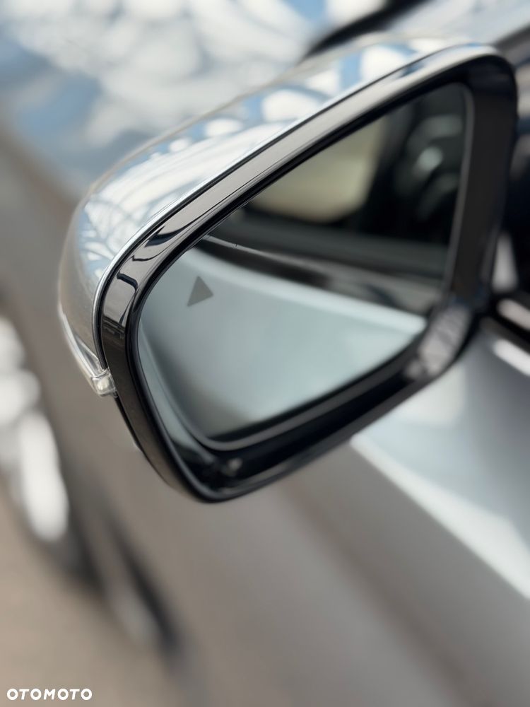BMW Seria 5 530d xDrive Touring - 34