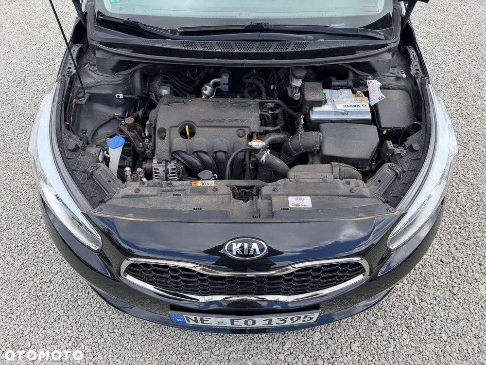 Kia Ceed 1.4 CVVT ISG Dream Team Edition - 40