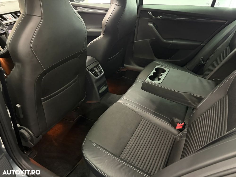 Skoda Octavia 2.0 TDI DSG RS - 16