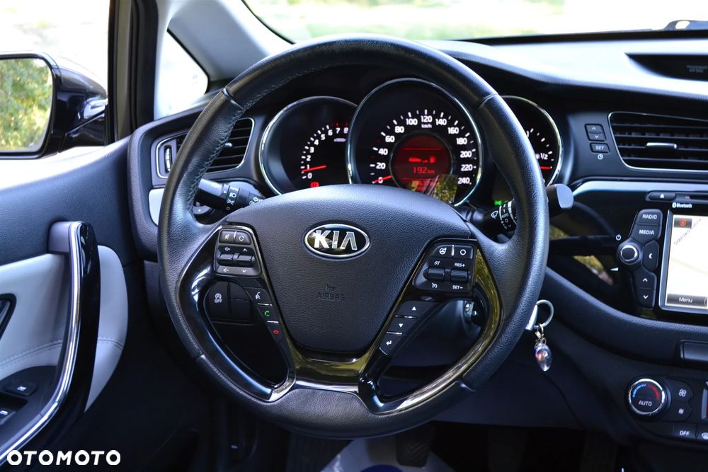 Kia Ceed 1.6 GDI ISG Platinum Edition - 19