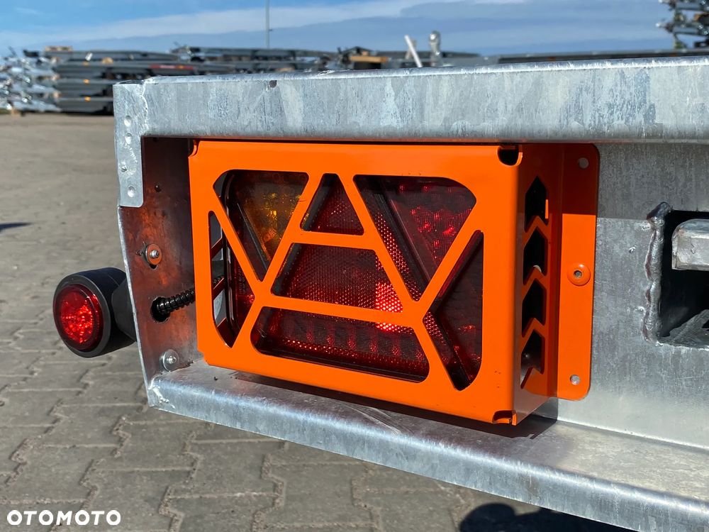 TA-NO DOSTAWA! Przyczepa laweta Gravity wym. 400x200, uchylna grawitacyjnie, SPAWANA, FULL LED, ryglowane najazdy HIT! - 15