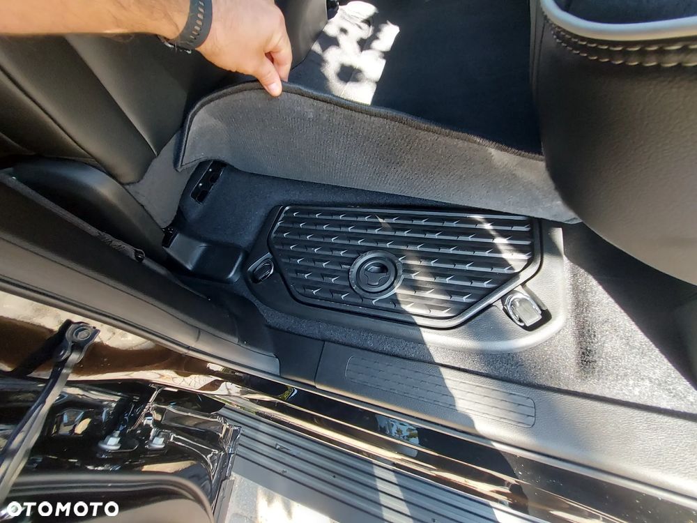 RAM 1500 ver-laramie-night-premium - 9