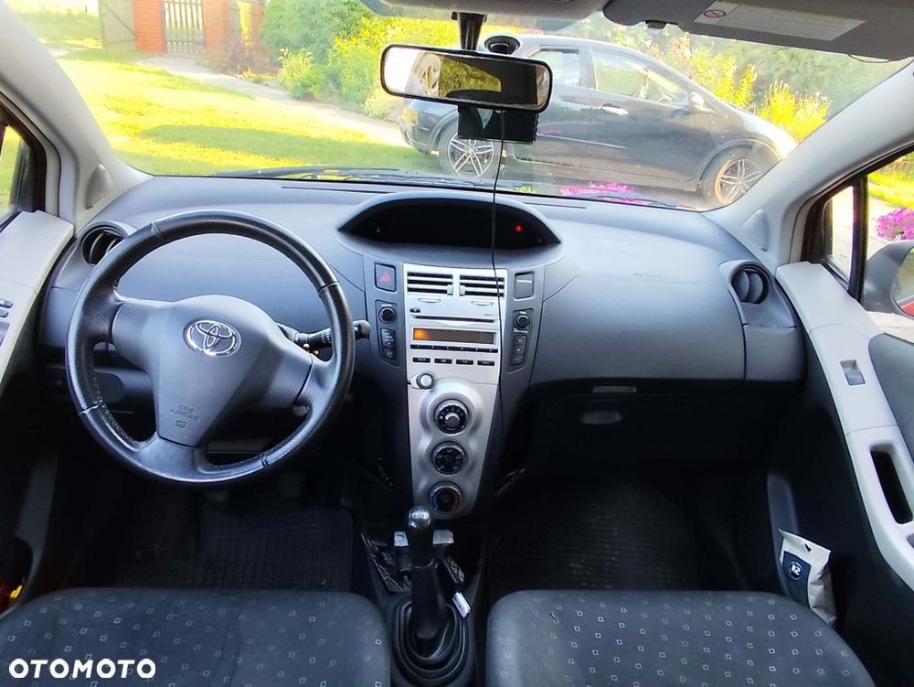 Toyota Yaris - 6