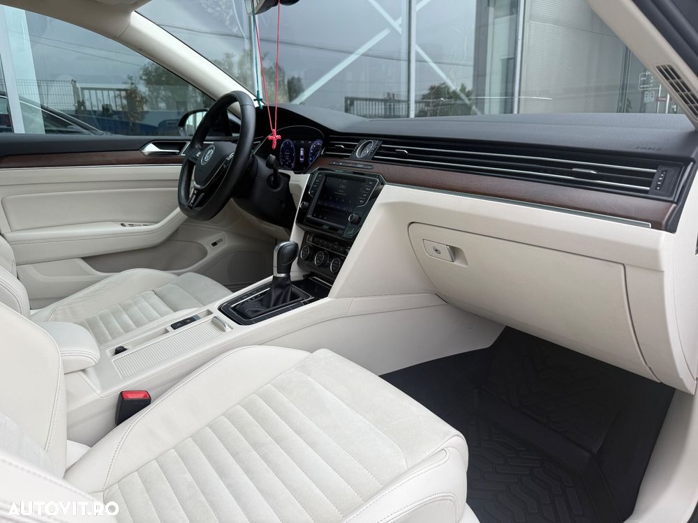 Volkswagen Passat 2.0 TDI DSG Highline - 24