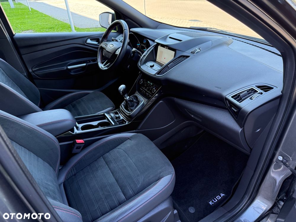 Ford Kuga 1.5 EcoBoost FWD ST-Line X - 11