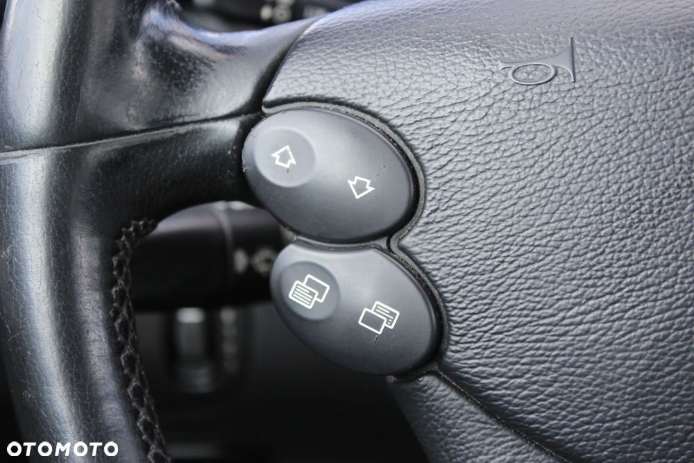 Mercedes-Benz CLK - 15