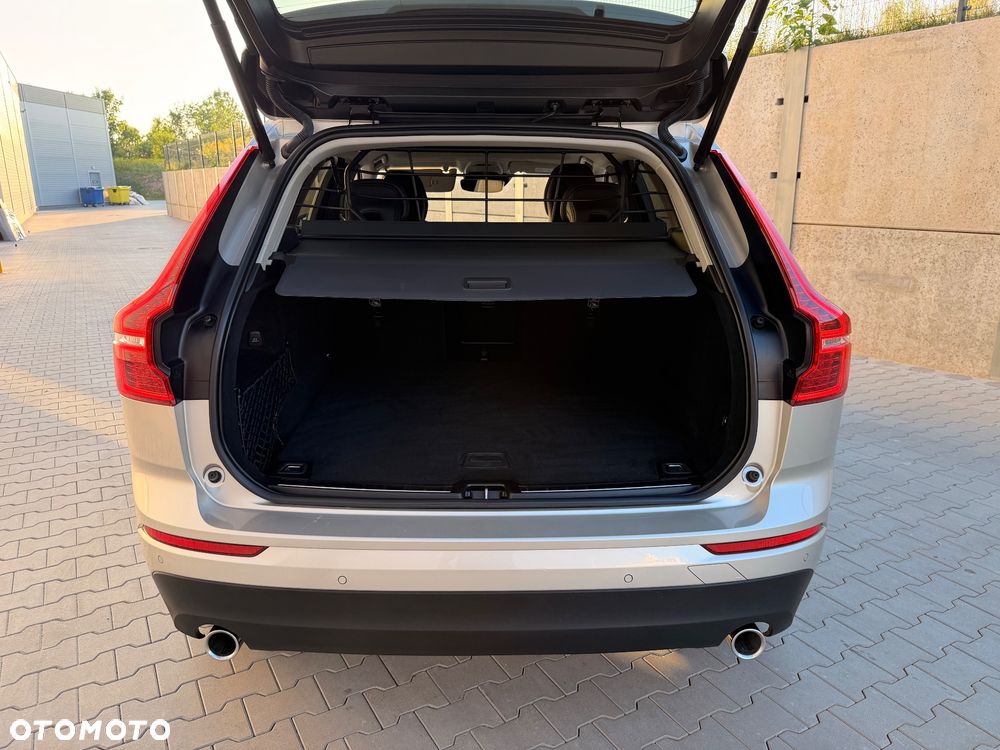 Volvo XC 60 T4 Geartronic Momentum Pro - 17