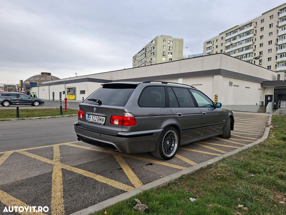 BMW Seria 5 520iA - 6