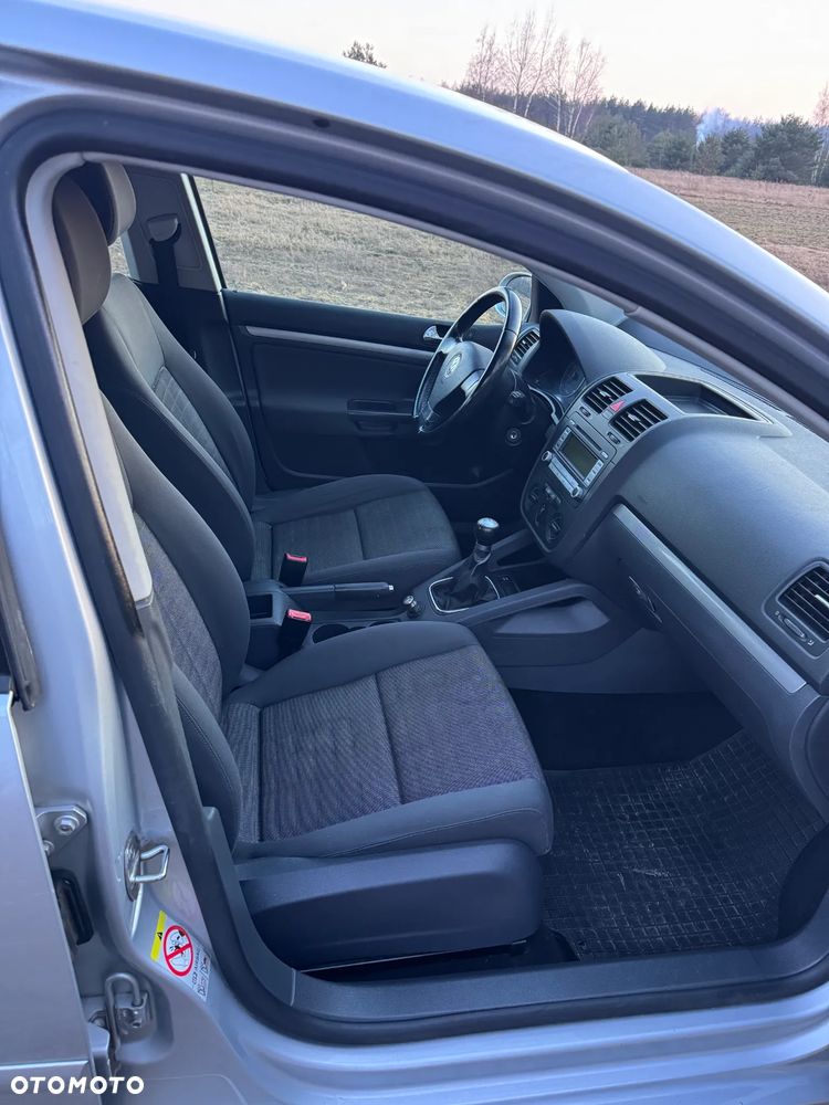 Volkswagen Golf 1.6 Q-Line - 15