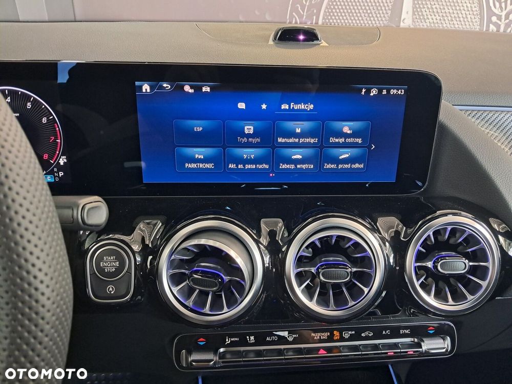 Mercedes-Benz GLA - 39