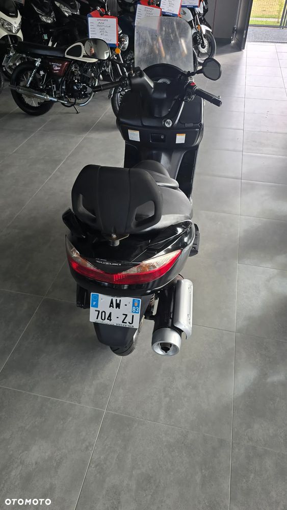 Suzuki Burgman - 27