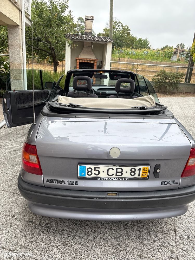 Opel Astra 1.6i GT - 9