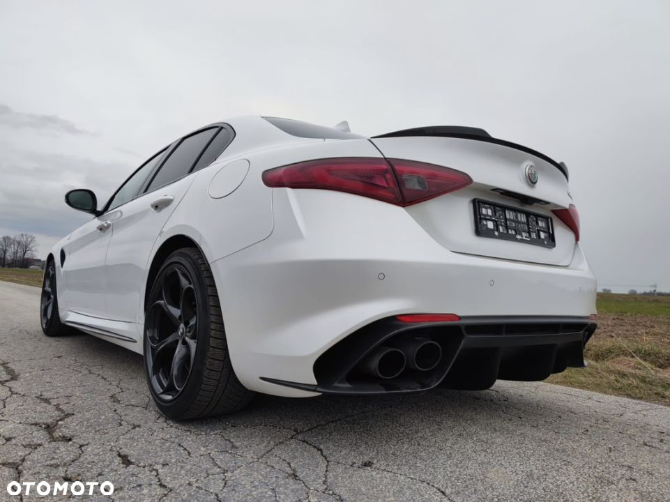 Alfa Romeo Giulia 2.9 V6 Bi-Turbo AT8 Quadrifoglio - 25