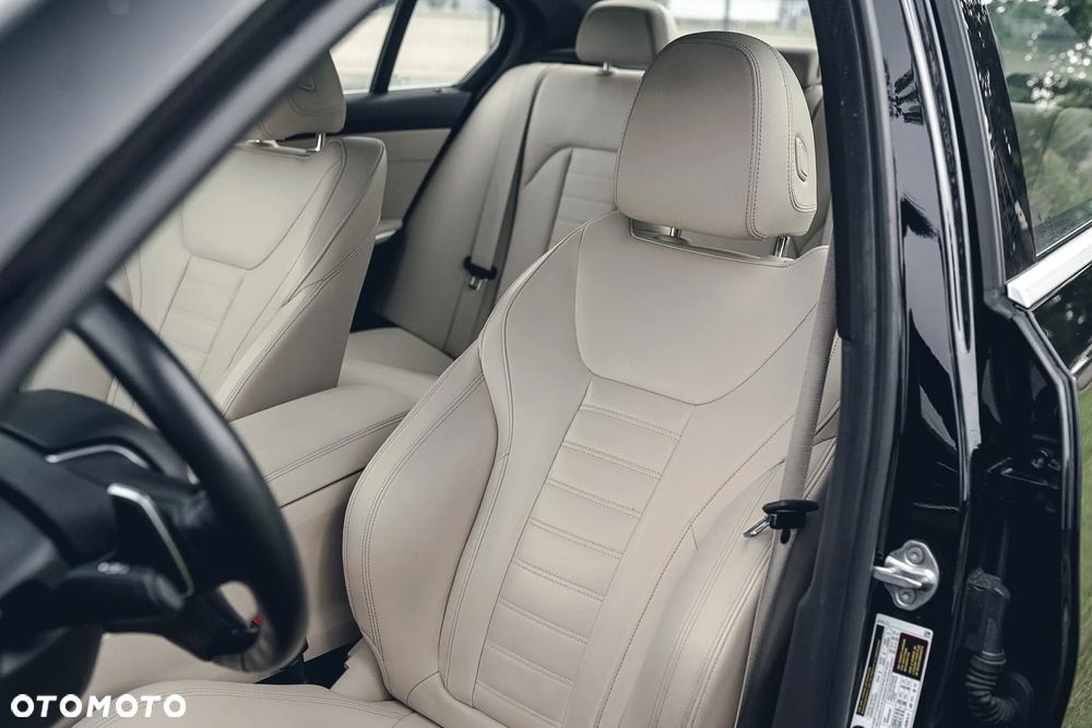 BMW Seria 3 330i xDrive Sport Line - 24