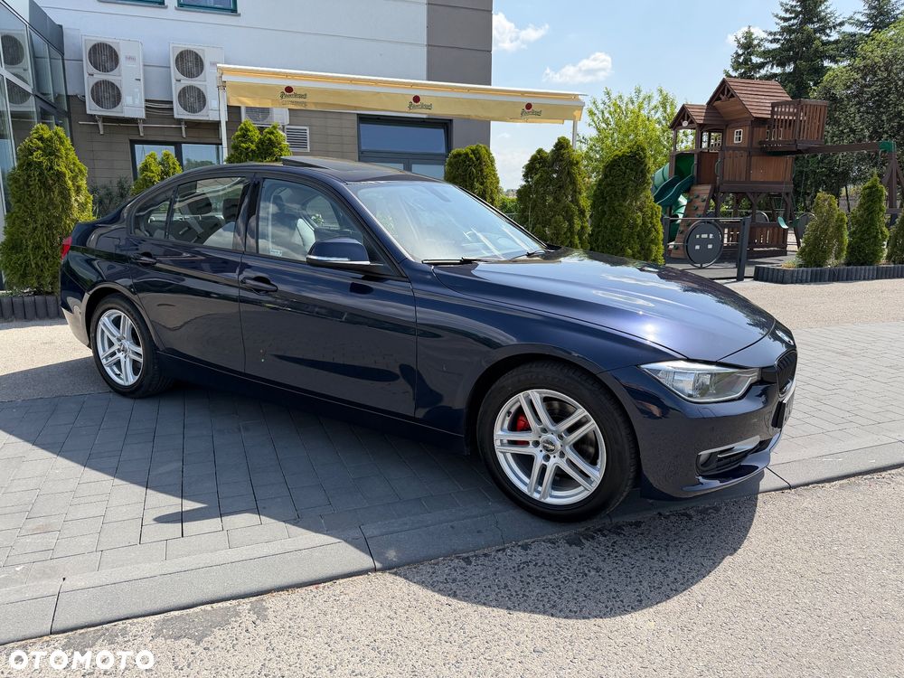 BMW Seria 3 320d xDrive Luxury Line - 6