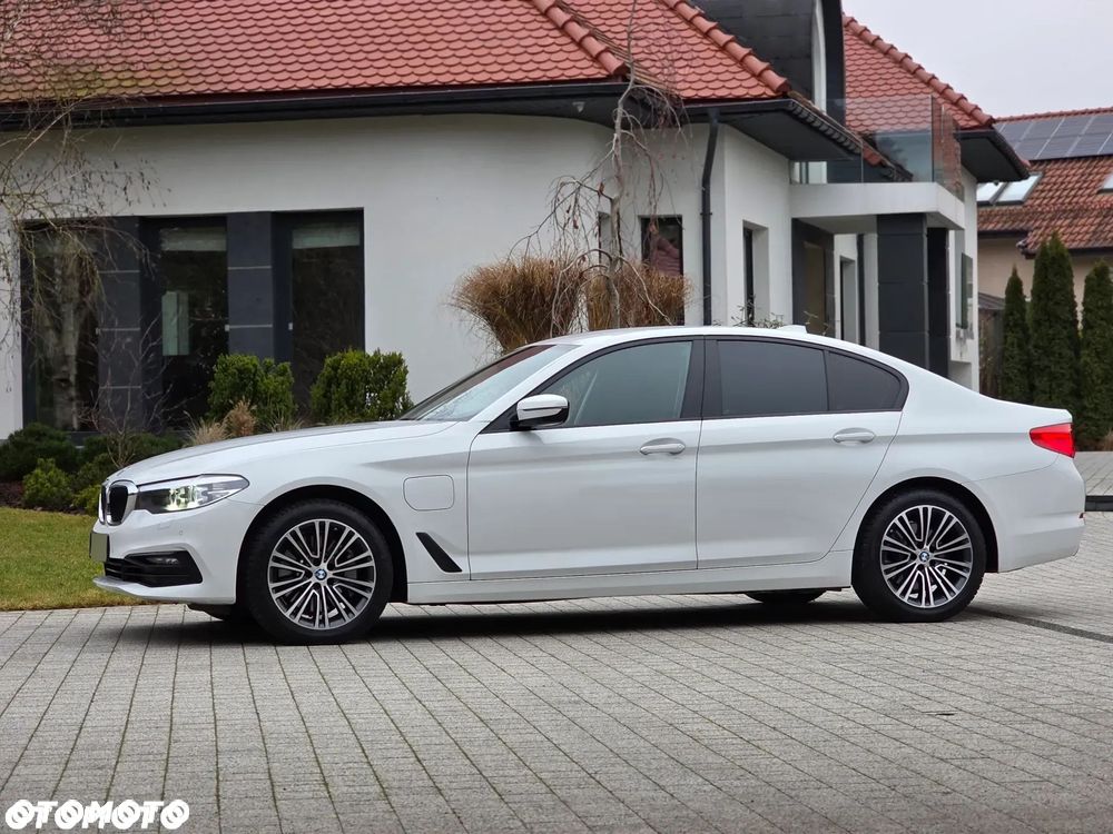 BMW Seria 5 530e iPerformance xDrive Sport Line sport - 14