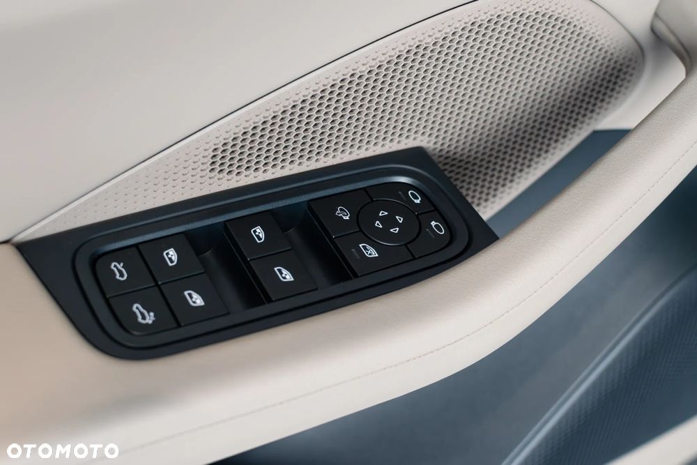 Porsche Macan - 24