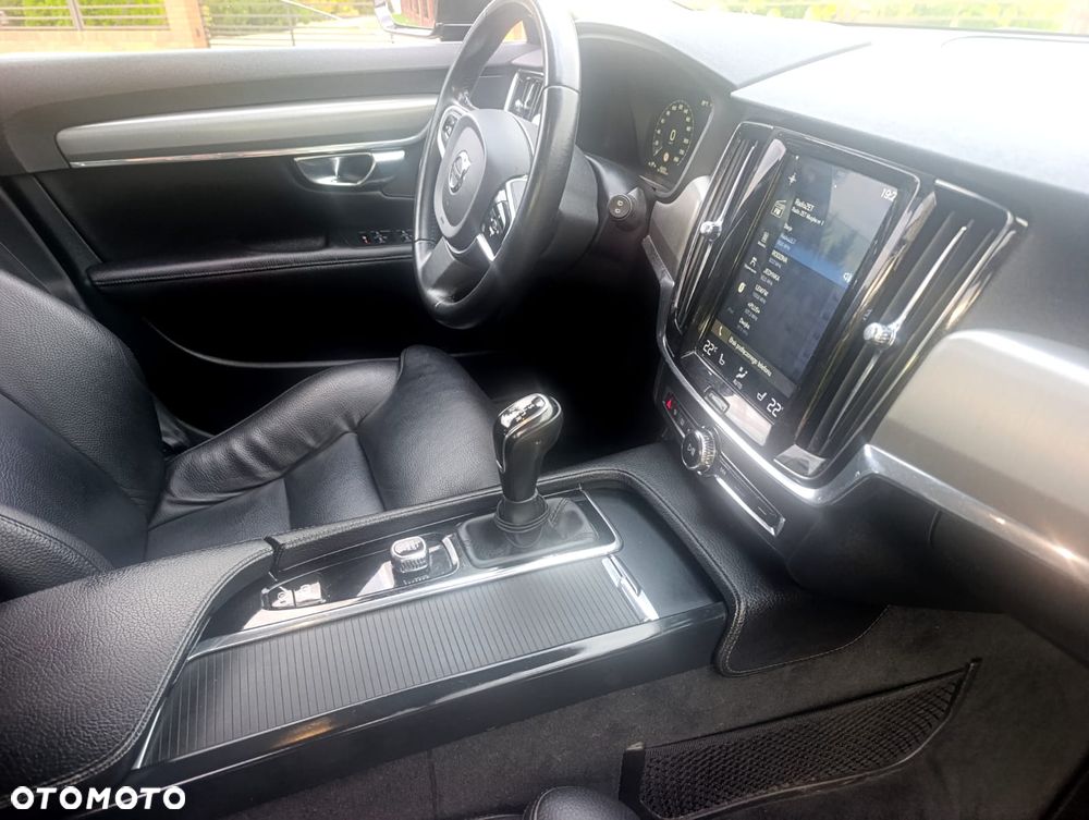 Volvo V90 D4 Momentum Pro - 15