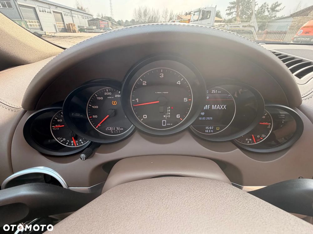 Porsche Cayenne Diesel Platinum Edition - 14