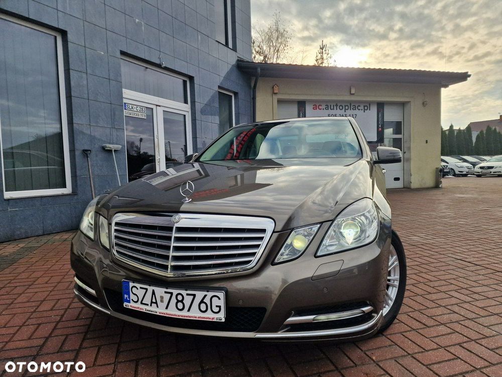 Mercedes-Benz Klasa E 250 BlueEFFICIENCY 7G-TRONIC Elegance - 10