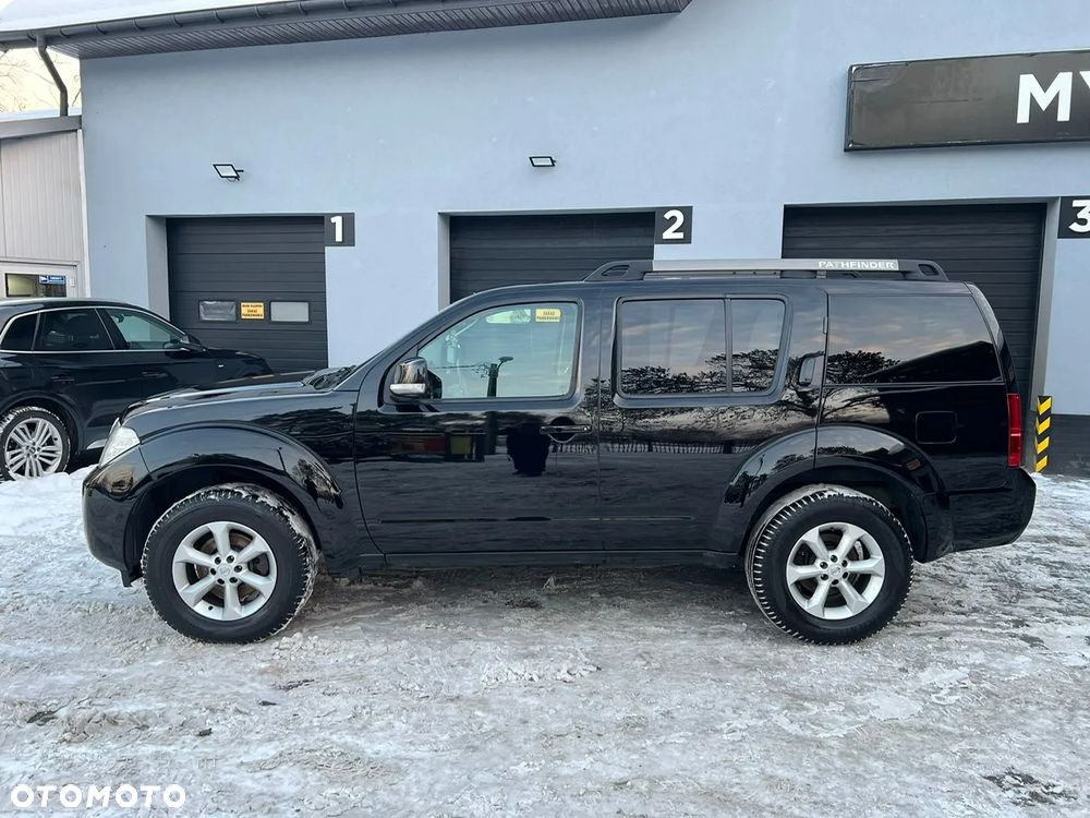 Nissan Pathfinder 2.5 D XE - 1