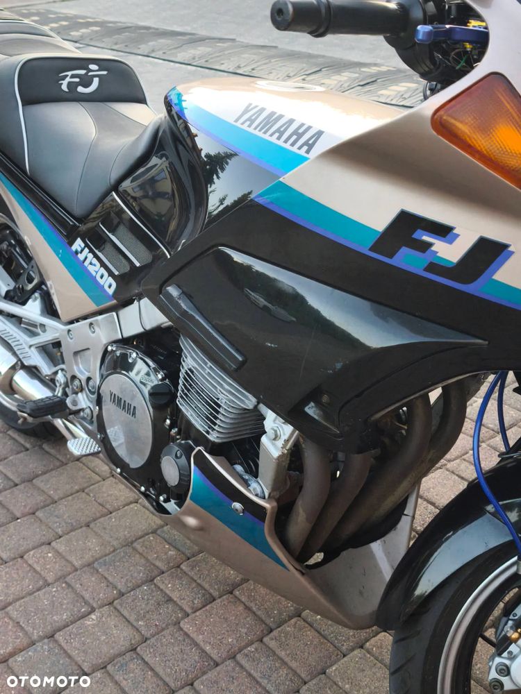 Yamaha FJ - 22