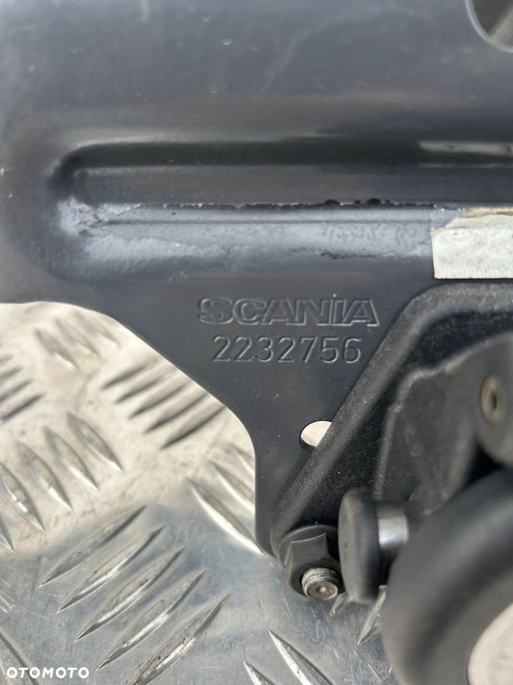 WSPORNIK GNIAZDA PRZEWODÓW SCANIA NEXT GEN NTG - 3